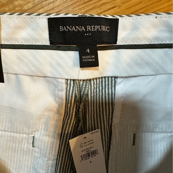 Banana Republic 10” Short Women's Size 4 Flat Front Gray Striped Shorts (a3 NWT - Picture 8 of 9